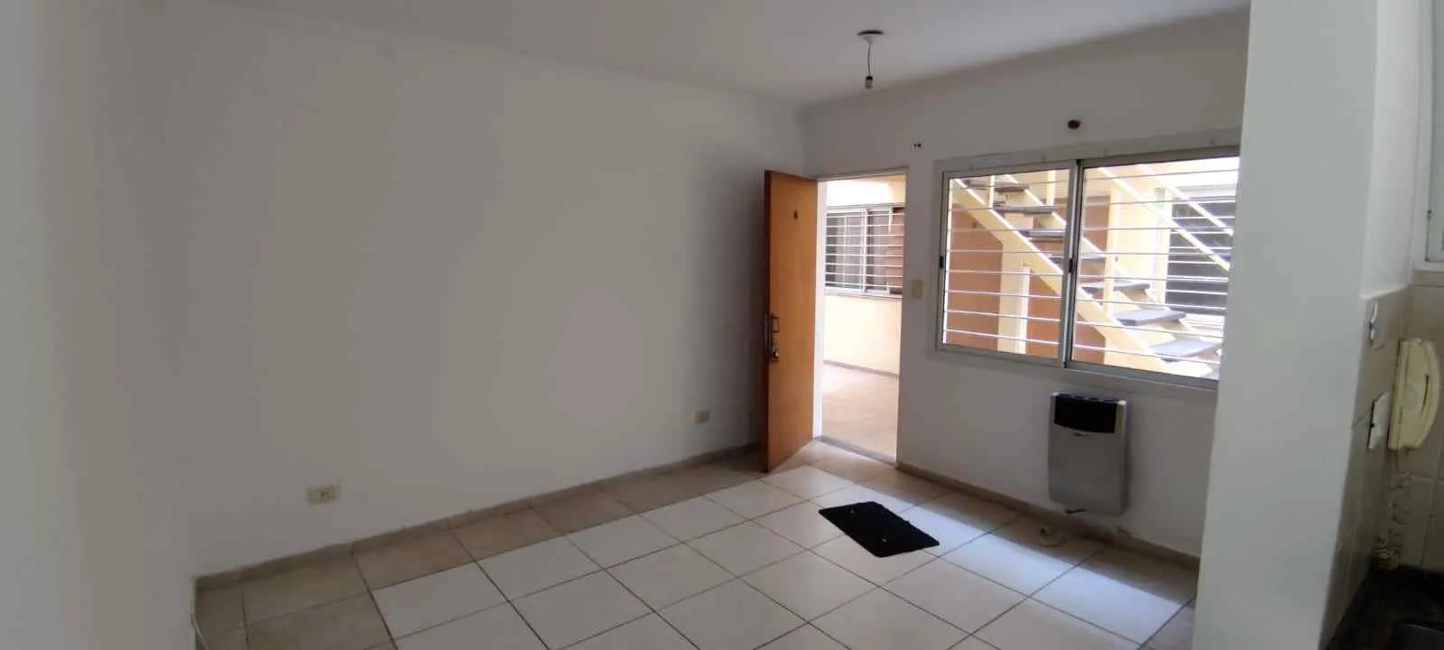 CENTRO ! CHACABUCO 138! 1 DOR1 LIV/COM! BALCON !