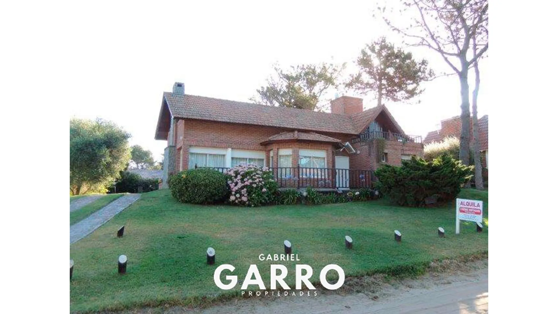 Chalet Tradicional en Pinamar Norte – Temporada 2027