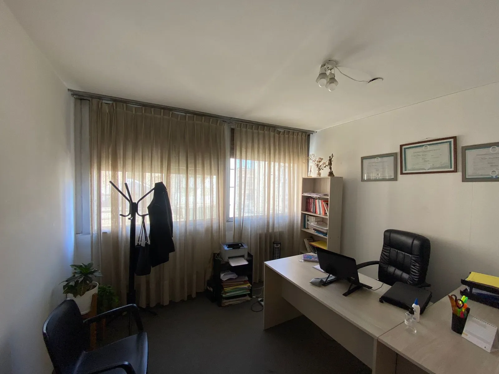 Venta de Consultorio/oficina /privados/baño kichenette EDIFICIO ROELA