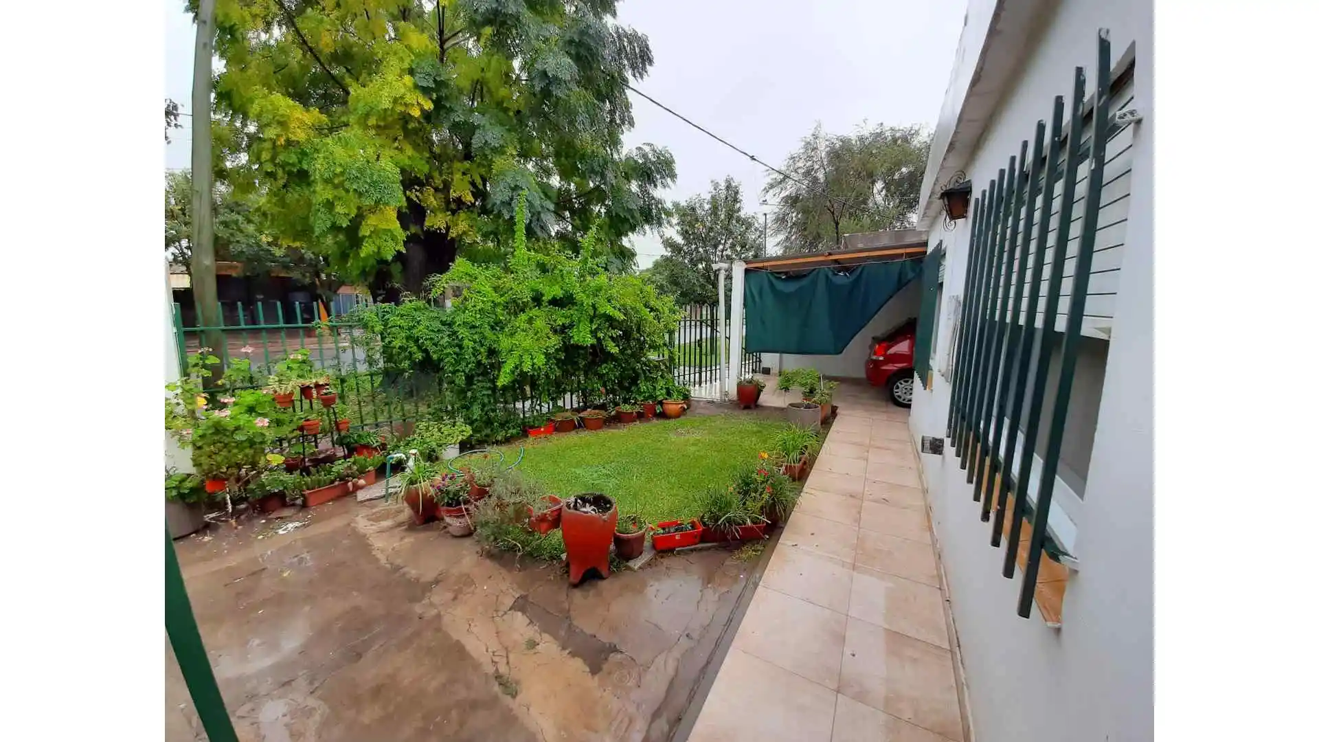 CASA DE 4 AMBIENTES CON JARDIN EN VENTA G.DRO BAIGORRIA