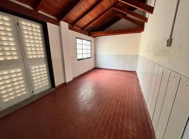 Casa · 1m² · 4 Ambientes