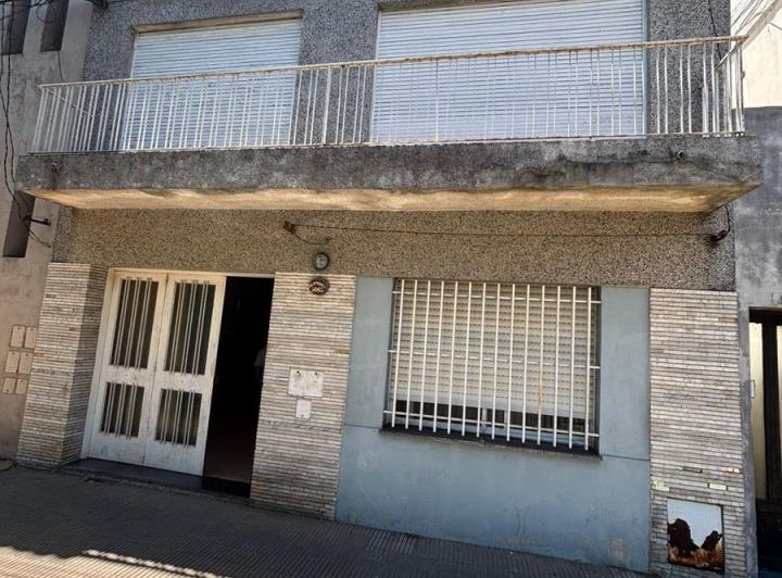 Casa · 100m² · 5 Ambientes · 1 Cochera