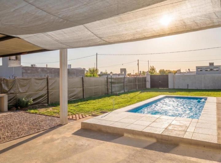 Casa · 65m² · 2 Ambientes · 2 Cocheras