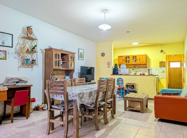 Casa · 83m² · 3 Ambientes · 1 Cochera