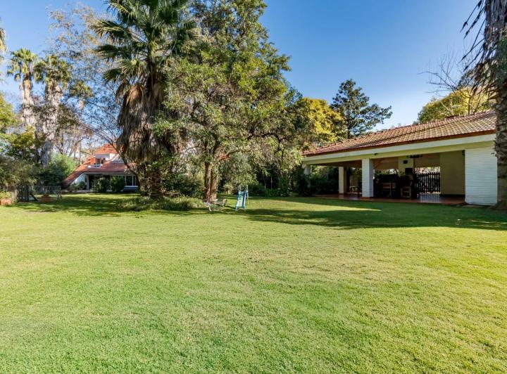 Casa · 3222m² · 6 Dormitorios · 4 Cocheras