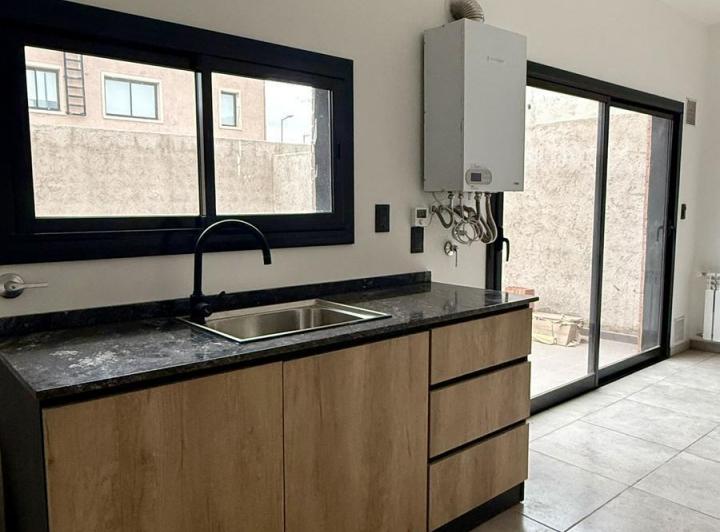 Casa · 90m² · 3 Ambientes · 1 Cochera