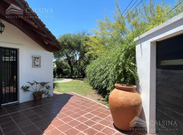 Casa · 231m² · 5 Ambientes · 3 Cocheras