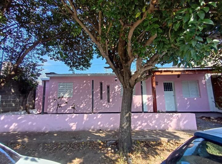 Casa · 105m² · 4 Ambientes · 1 Cochera