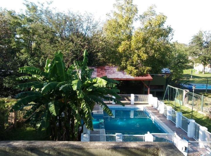 Casa · 200m² · 2 Ambientes · 2 Cocheras
