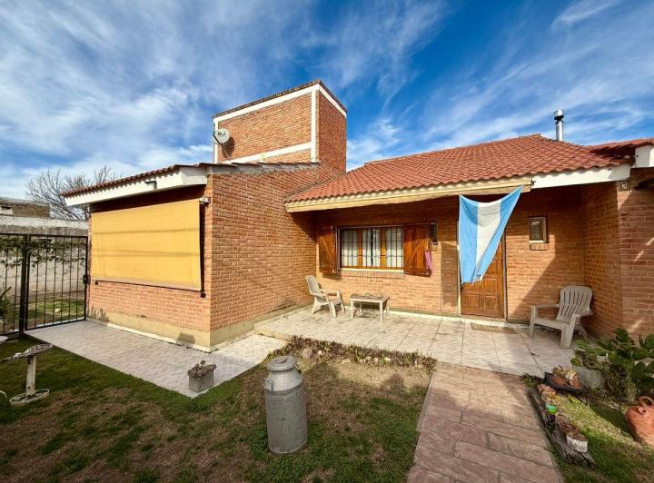 Casa · 150m² · 4 Ambientes · 4 Cocheras