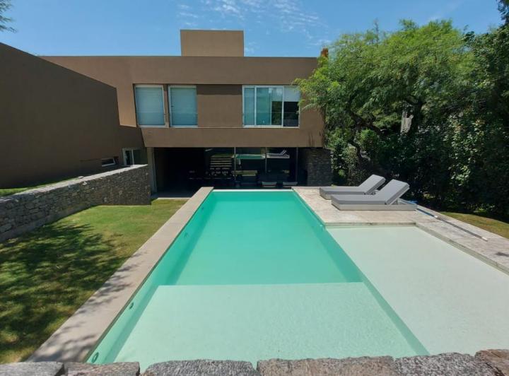 Casa · 400m² · 12 Ambientes