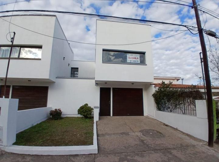 PH · 135m² · 4 Ambientes · 1 Cochera