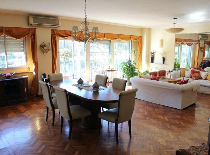 Departamento · 223m² · 7 Ambientes · 1 Cochera