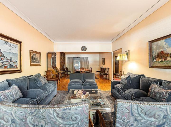 Departamento · 160m² · 5 Ambientes · 1 Cochera