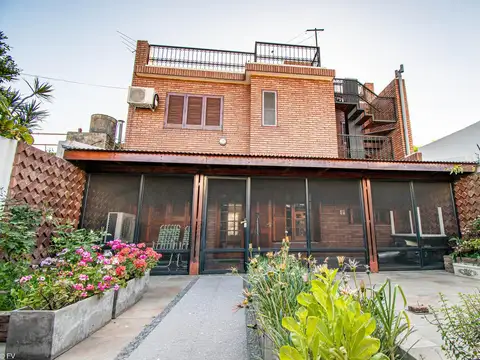 Casa en Venta en Azcuenaga, Rosario