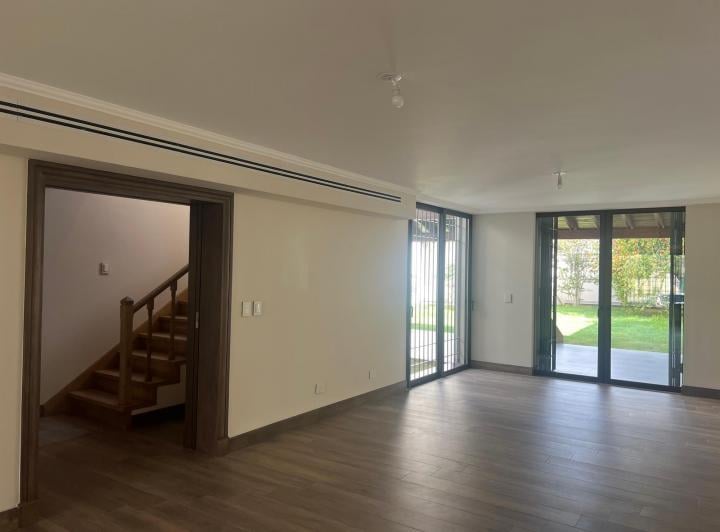 Departamento · 384m² · 5 Dormitorios · 2 Cocheras