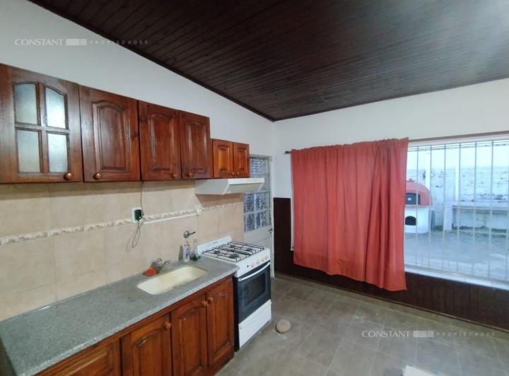 Casa · 4 Ambientes · 1 Cochera