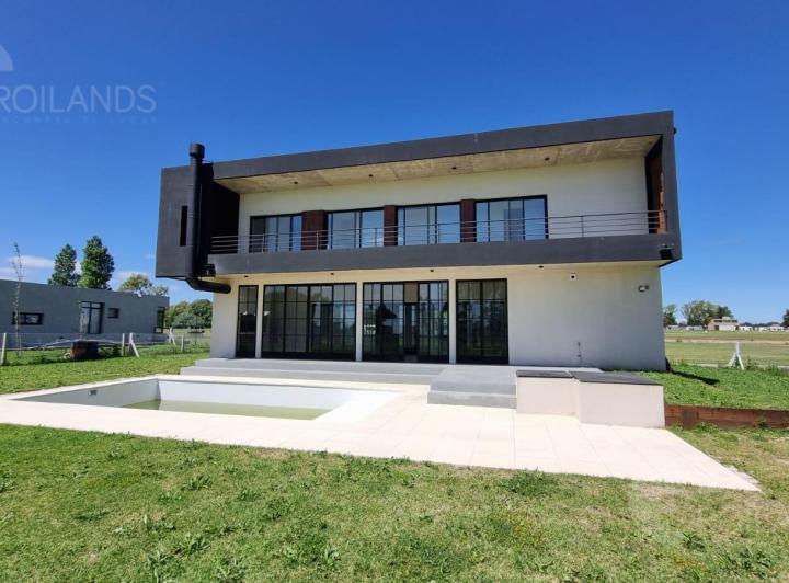 Casa · 169m² · 4 Ambientes · 2 Cocheras