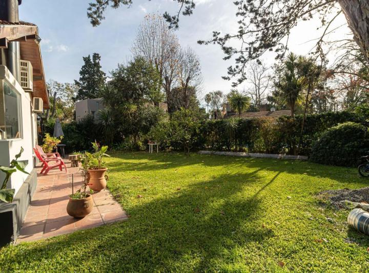 Casa · 80m² · 3 Ambientes · 2 Cocheras