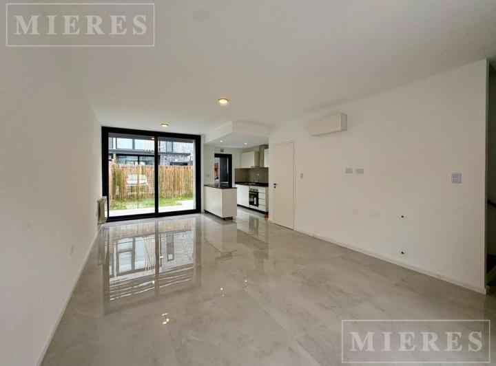 Casa · 128m² · 4 Ambientes · 1 Cochera