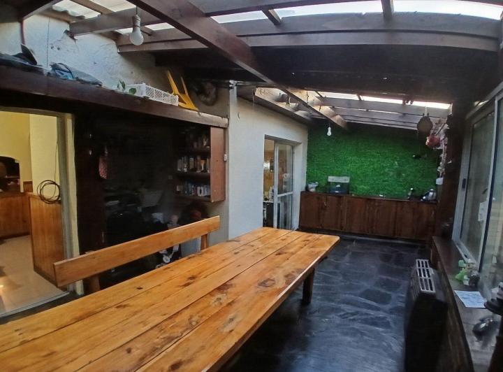 Casa · 132m² · 8 Ambientes