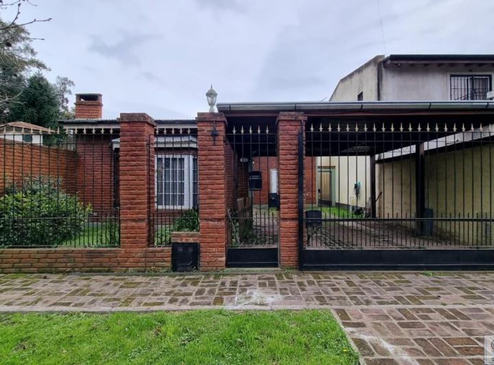 Casa · 70m² · 2 Ambientes · 2 Cocheras