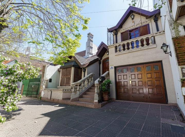 Casa · 282m² · 5 Ambientes · 2 Cocheras