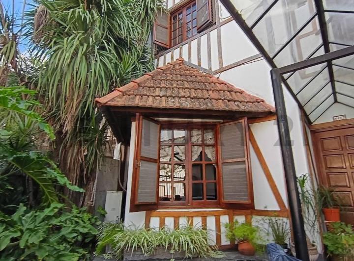 Casa · 192m² · 5 Ambientes · 1 Cochera
