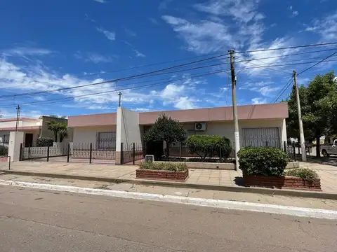 Casa en Venta en Eduardo Castex, Conhelo