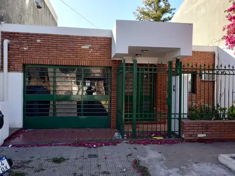 Casa en Venta en Azcuenaga, Rosario