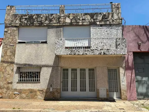 Casa en Venta en Azcuenaga, Rosario