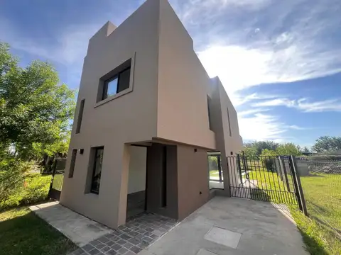 Casa en Venta en Roldan, San Lorenzo