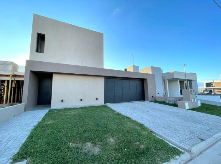Casa · 181m² · 6 Ambientes