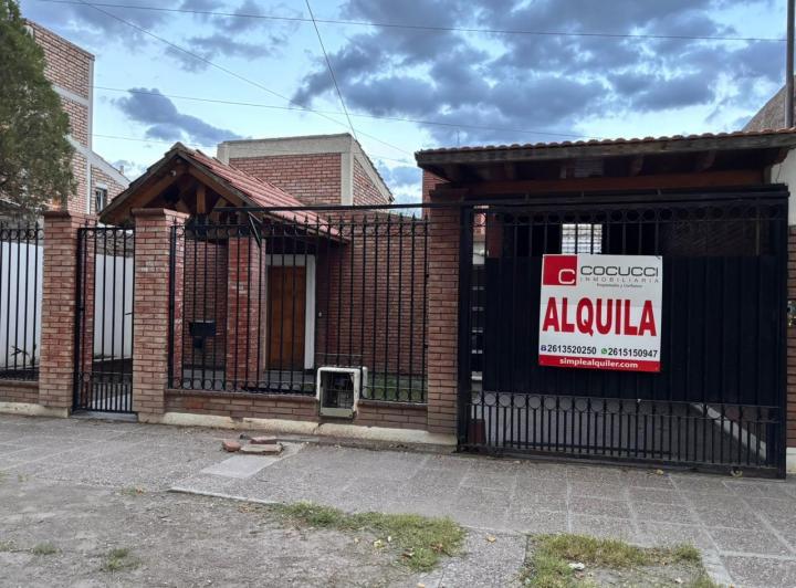 Casa · 4 Ambientes · 1 Cochera