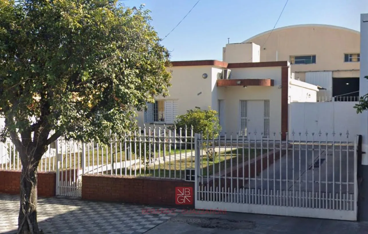 ALQUILER  GALPÓN  VIVIENDA 2 DORMITORIOS  OFICINA  TALLERES ESTE