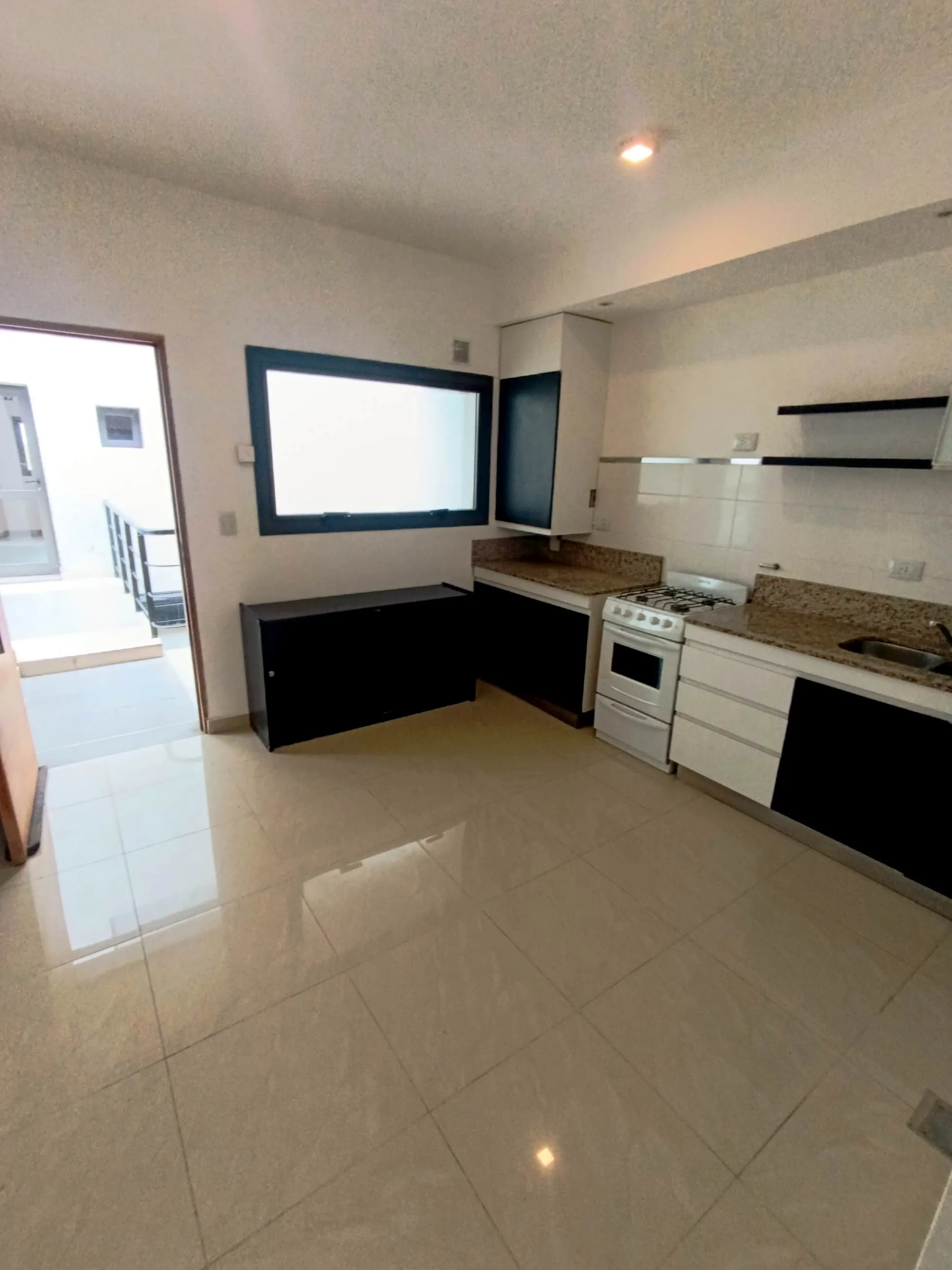 Oficina 2 ambientes, cocina,  baño, 36 m2 Aire Ac Split - Valle Escondido a 200 mts Hola Valle (Complejo Tamar)