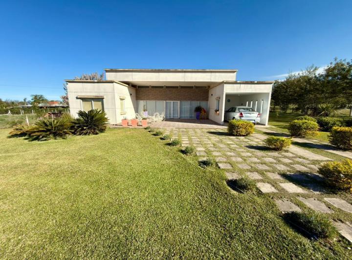 Casa · 132m² · 3 Ambientes · 3 Cocheras