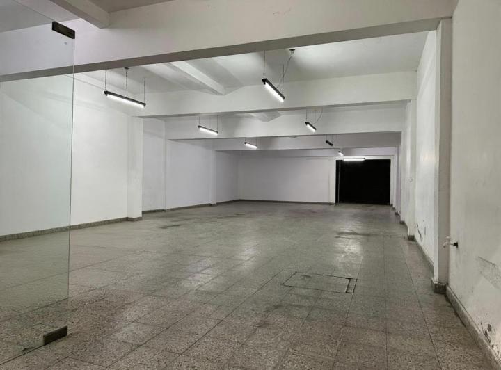 Local comercial · 250m²