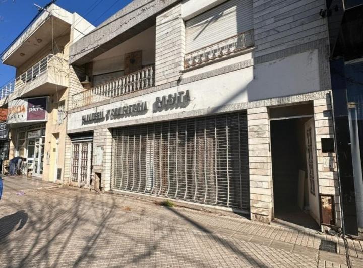 Casa · 300m² · 5 Ambientes · 1 Cochera