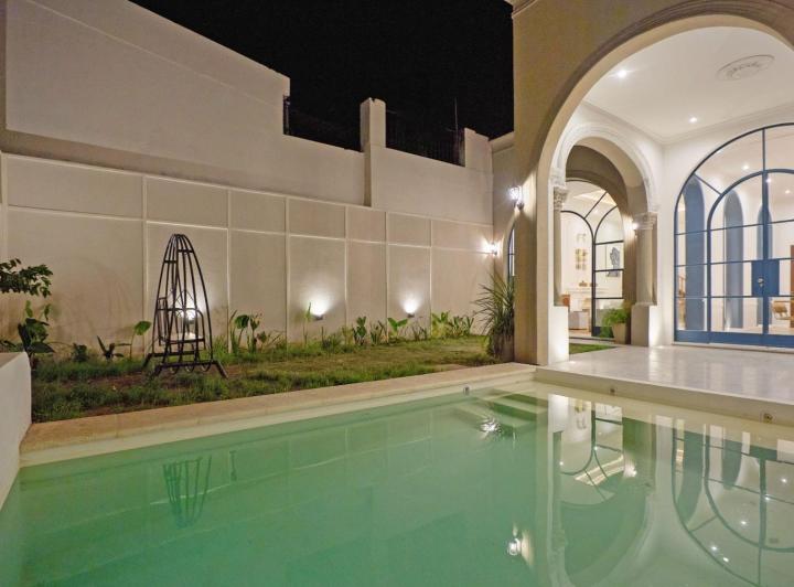 Casa · 205m² · 7 Ambientes · 1 Cochera