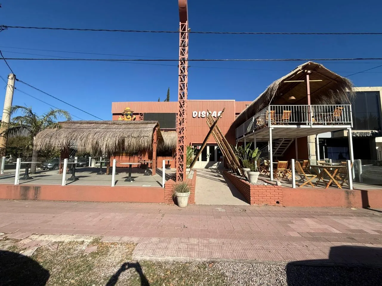 AV. RAFAEL NUÑEZ  AL 4500- SE ALQUILA EXCELENTE LOCAL COMERCIAL - SUP. 450 MTS - APTO GASTRONOMIA  Y RUBROS VARIOS