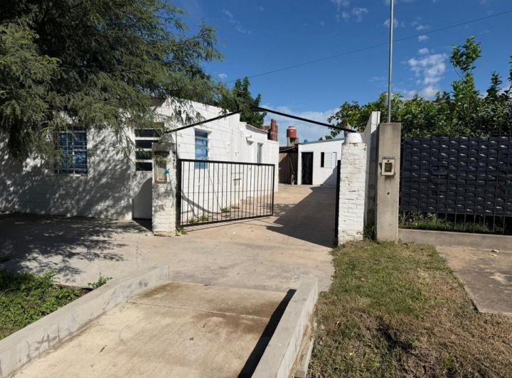 Casa · 420m² · 4 Ambientes · 1 Cochera
