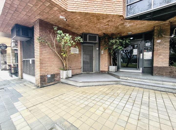 Local comercial · 107m² · 7 Ambientes