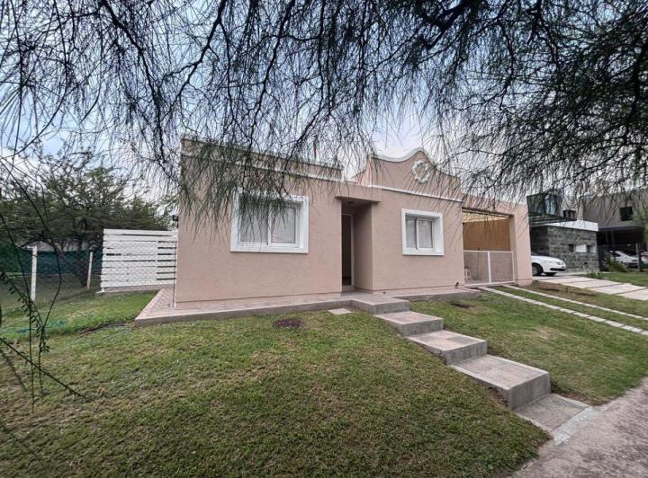 Casa · 150m² · 5 Ambientes · 2 Cocheras