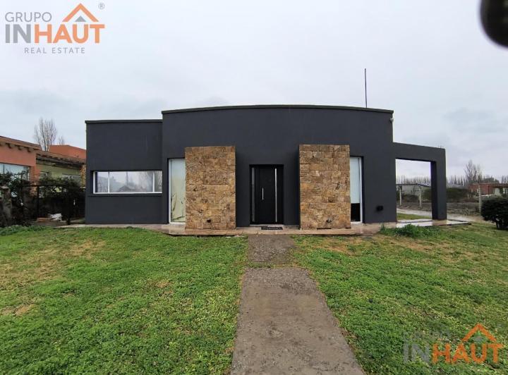 Casa · 140m² · 4 Ambientes · 1 Cochera