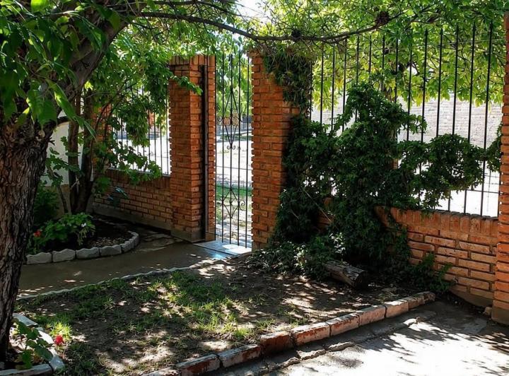 Casa · 250m² · 2 Dormitorios