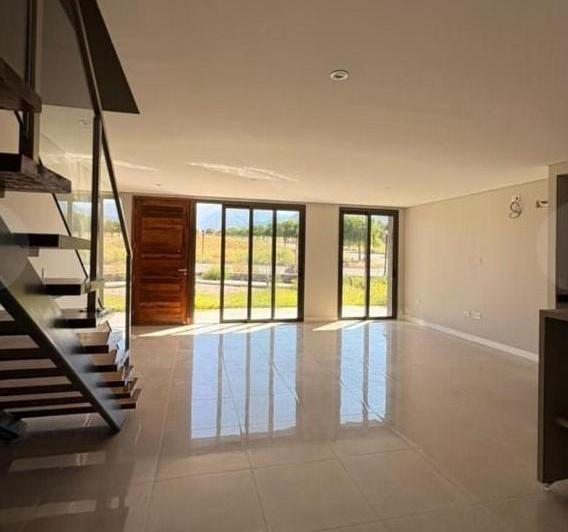 Departamento · 130m² · 4 Dormitorios · 1 Cochera