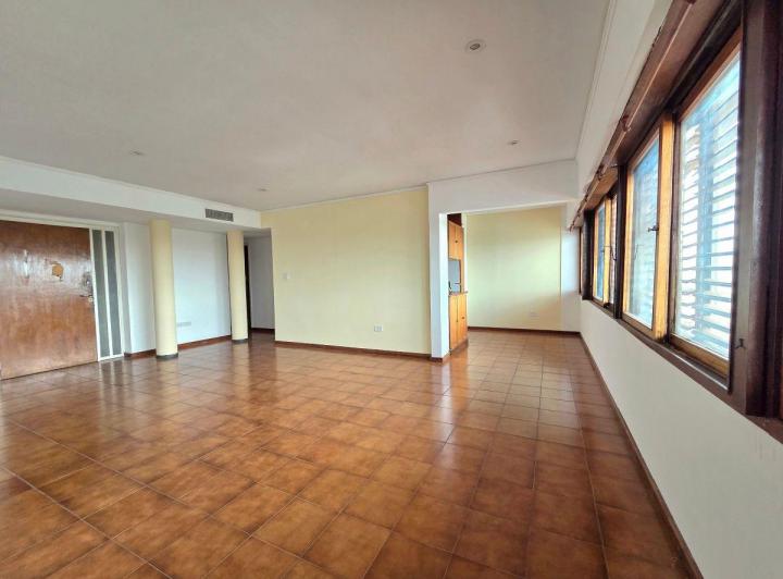 Departamento · 140m² · 5 Ambientes · 1 Cochera