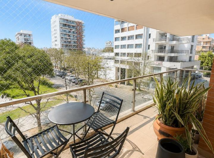 Departamento · 100m² · 4 Ambientes · 1 Cochera