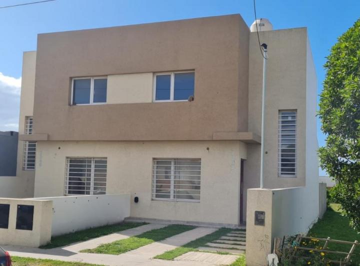 Departamento · 80m² · 3 Ambientes · 1 Cochera